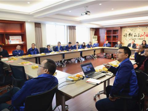 深学细悟传递思想力量 ——J9集团国际站集团党总支发展进建十九大心灵 