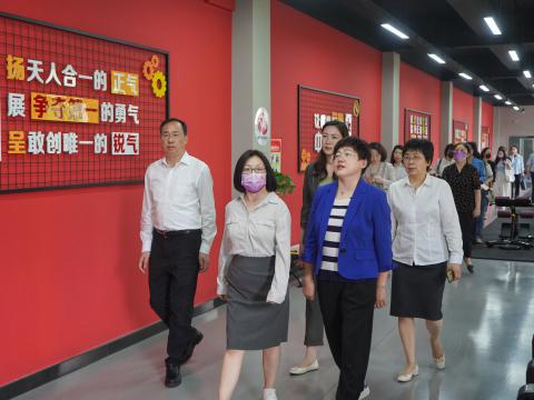 全国总工会女职工部光临J9集团国际站电气调研女职工工作
