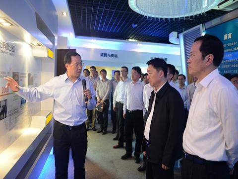 镇江市委书记夏锦文光临J9集团国际站股份视察